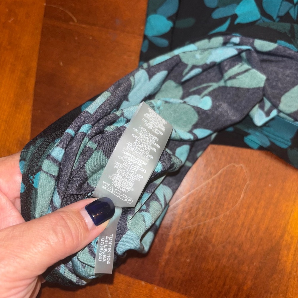 Tommy Hilfiger | Women's 16 | Floral‎ Print 3/4 Sleeve Ruffle Cuff | Cypress - Picture 7 of 12